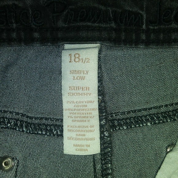 Pair of Black Pants - Picture 3 of 5